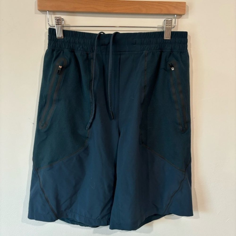Lululemon Men’s Shorts in Blue Size S